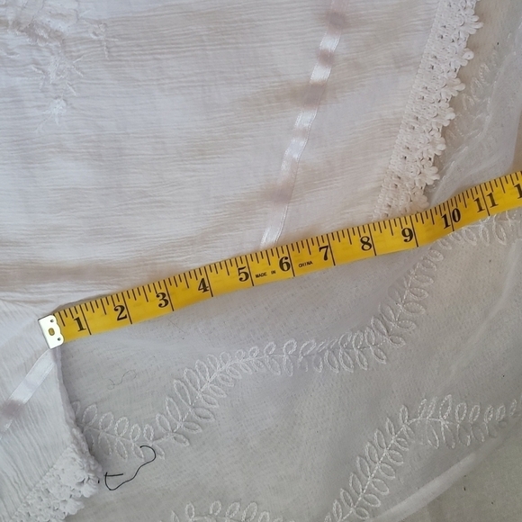 Boho Chic White Lace and Embroidered Top From Greece - Picture 16 of 16